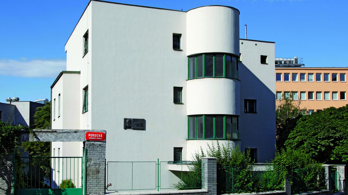 Vila továrníka Josefa Eismana je jednou z mála funkcionalistických vil na Vinohradech